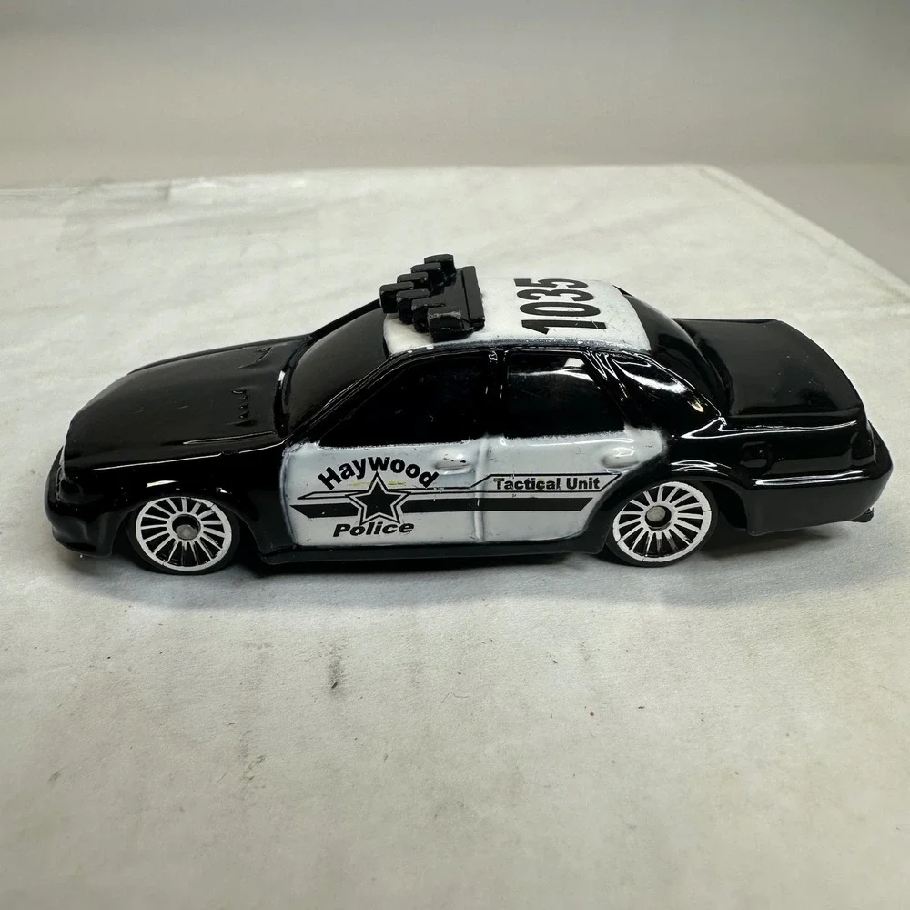 Maisto‎ Haywood Police Tactical Unit 1035 Diecast Car Black White 1/64 Scale